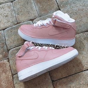 Custom all pink Air Force 1 mids